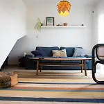 Amazing Modern House On The Sea! 페렐